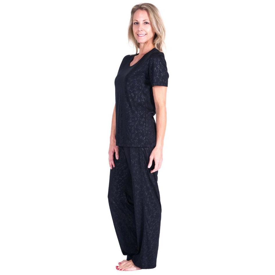 MOISTURE WICKING SCOOP NECK PAJAMA SET - EMBOSSED PRINT